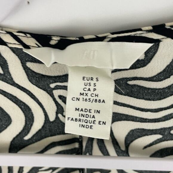 Small H&M Zebra Swirl Black White Dress Faux Wrap Maxi Geometric Women Long - Picture 3 of 6